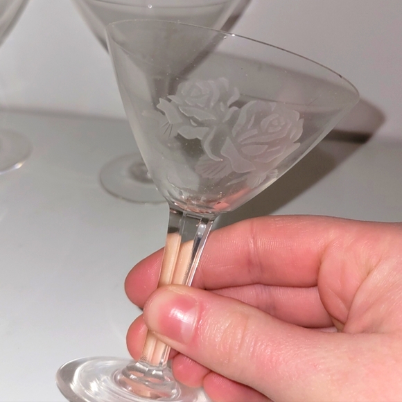 (4) Crystal Vintage Glasses Rose Etched Cordial Mini Tequila Glasses Set of 4 - Picture 2 of 6